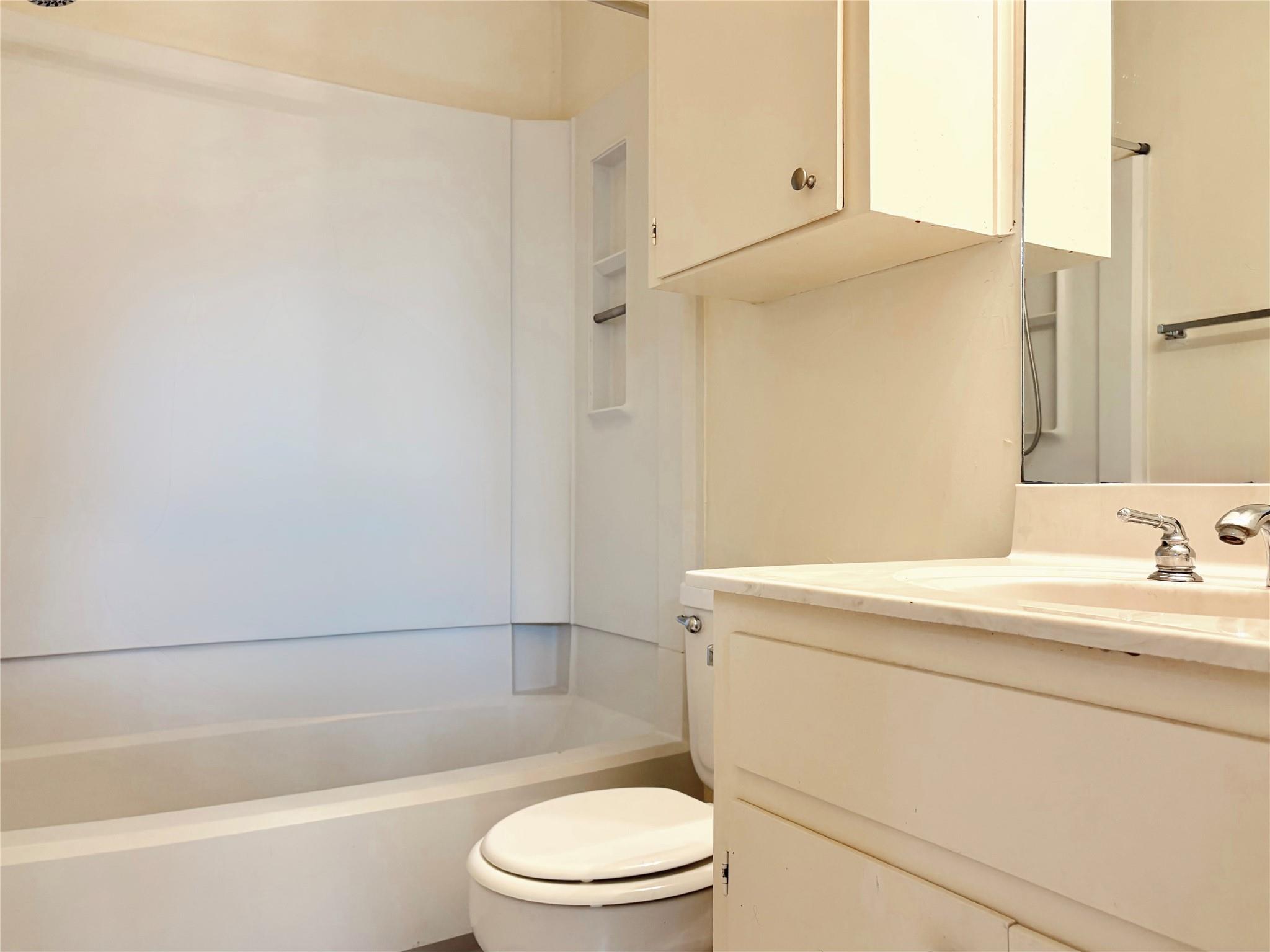 5701 Woodrow Ave 104 Property Photo 12
