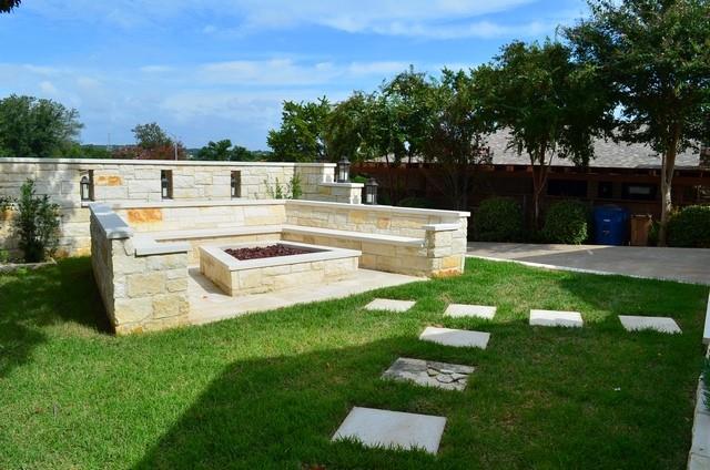 9309 Knoll Crest Loop Property Photo 4