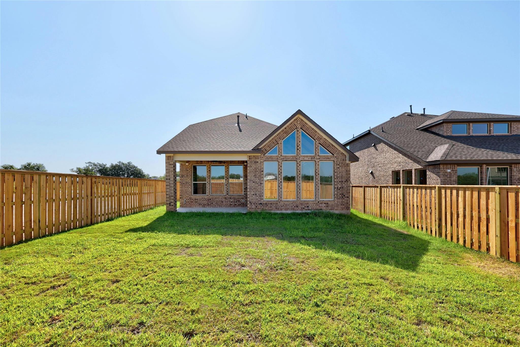 105 Emerald Grove Dr Property Photo 15