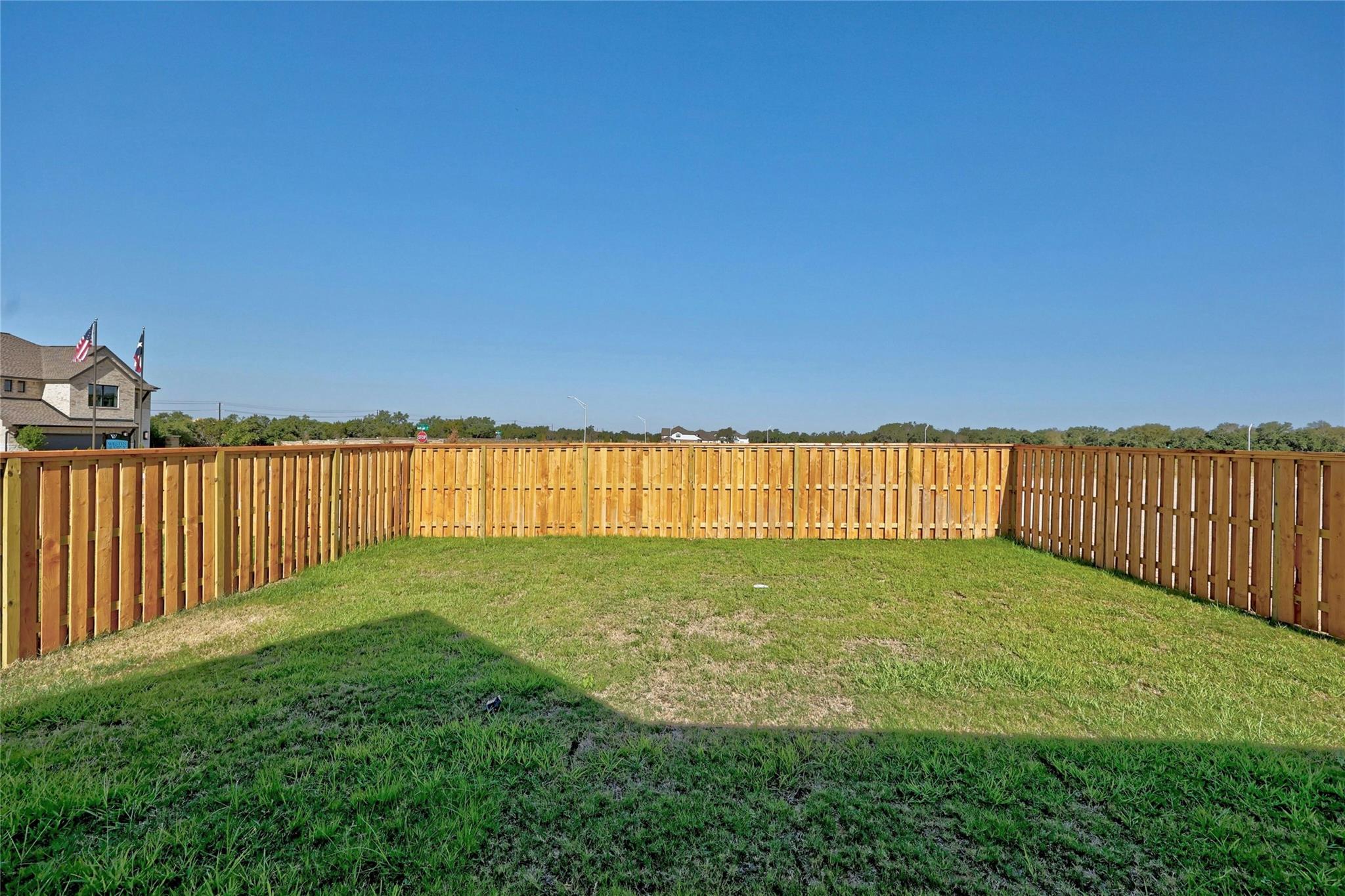 105 Emerald Grove Dr Property Photo 16