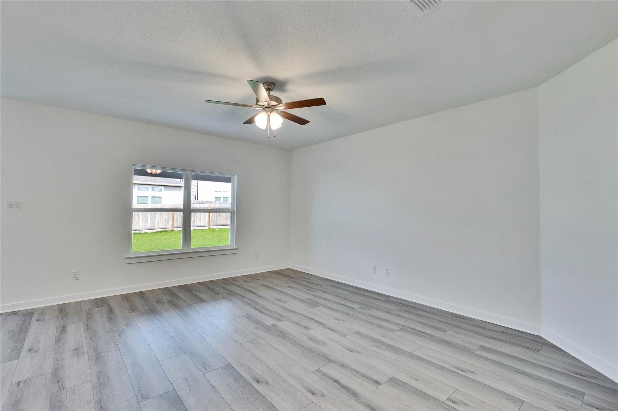 213 Seattle Slew Dr Property Photo 4