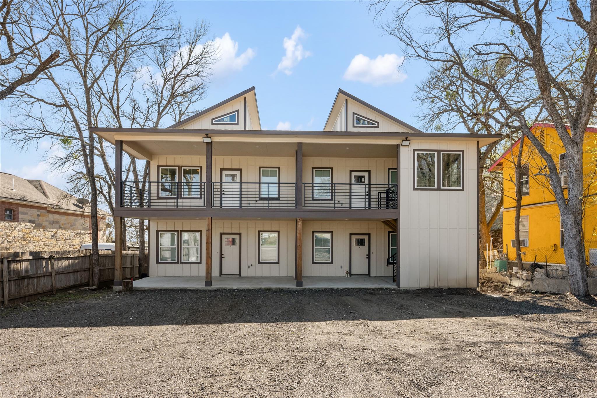 15407 Armstrong Ave Property Photo 1