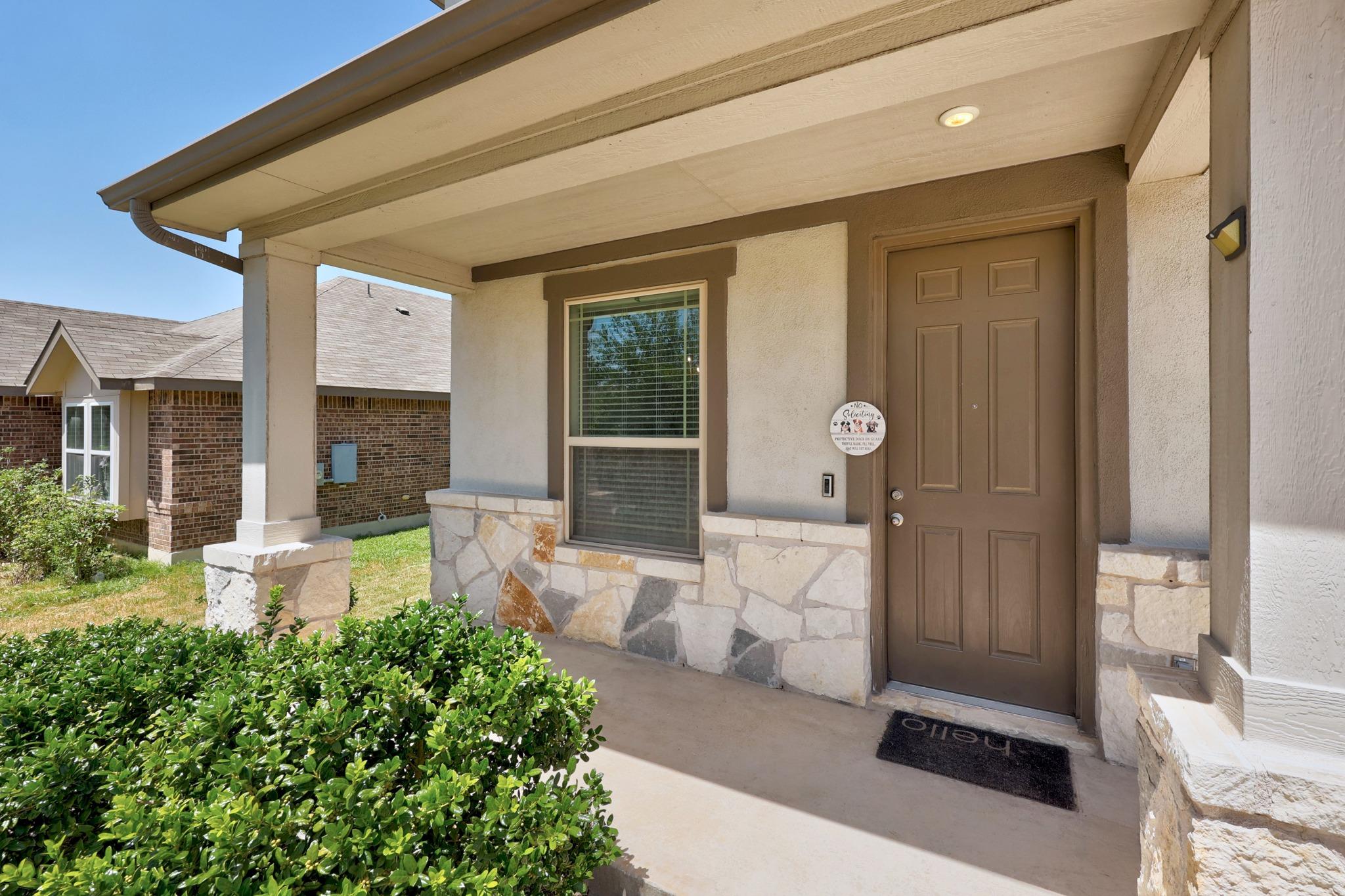 19004 Quebrada Dr Property Photo 3