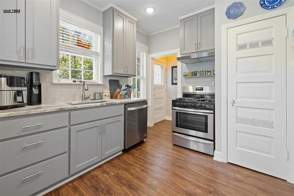 1806 Pearl St Property Photo 2