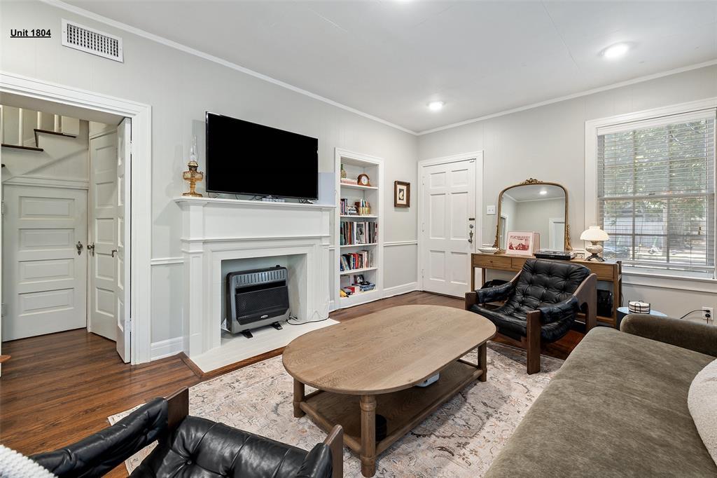 1806 Pearl St Property Photo 6