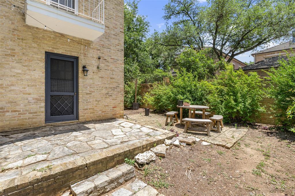 1806 Pearl St Property Photo 17