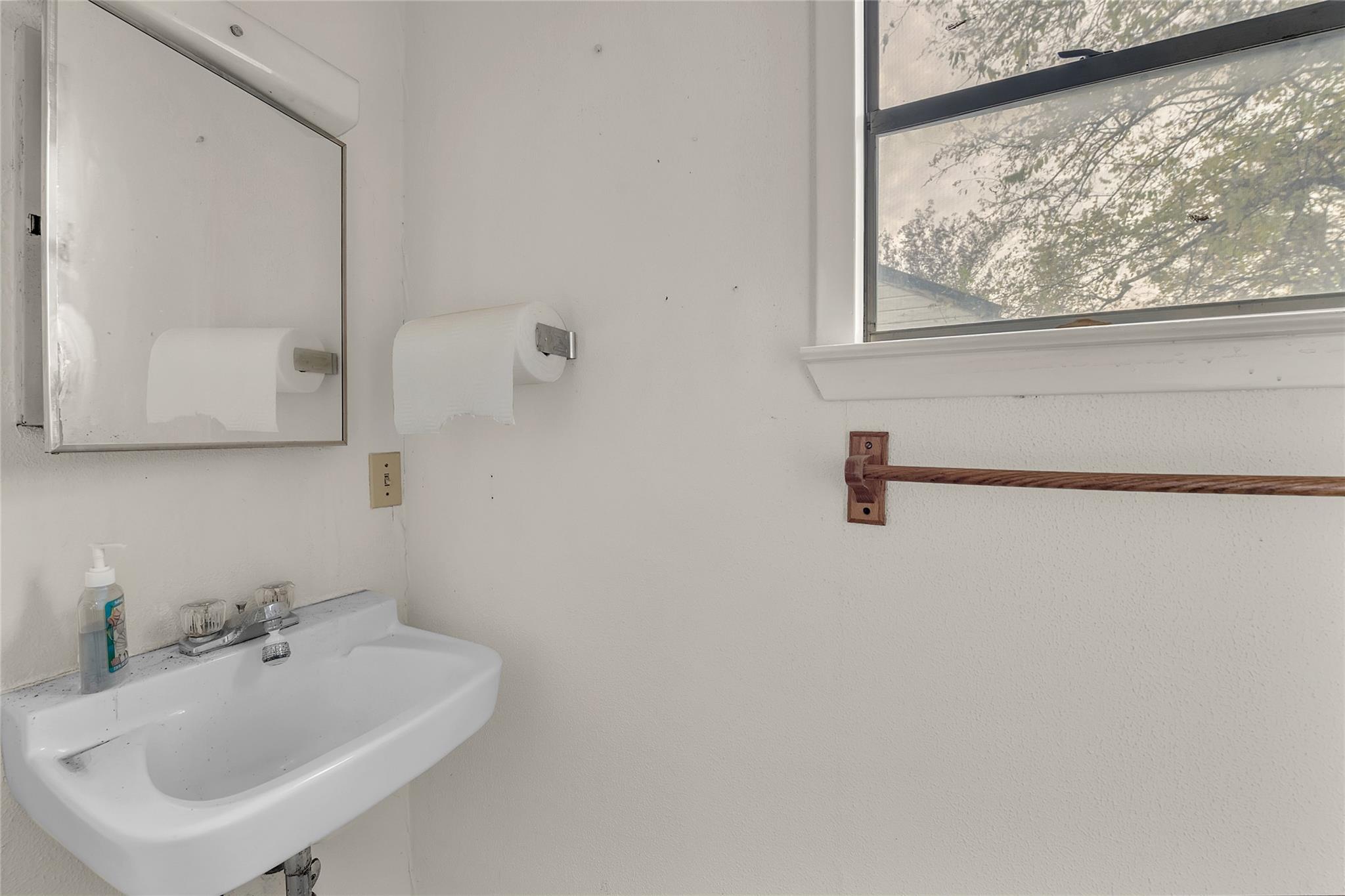604 S Western Ave Property Photo 14