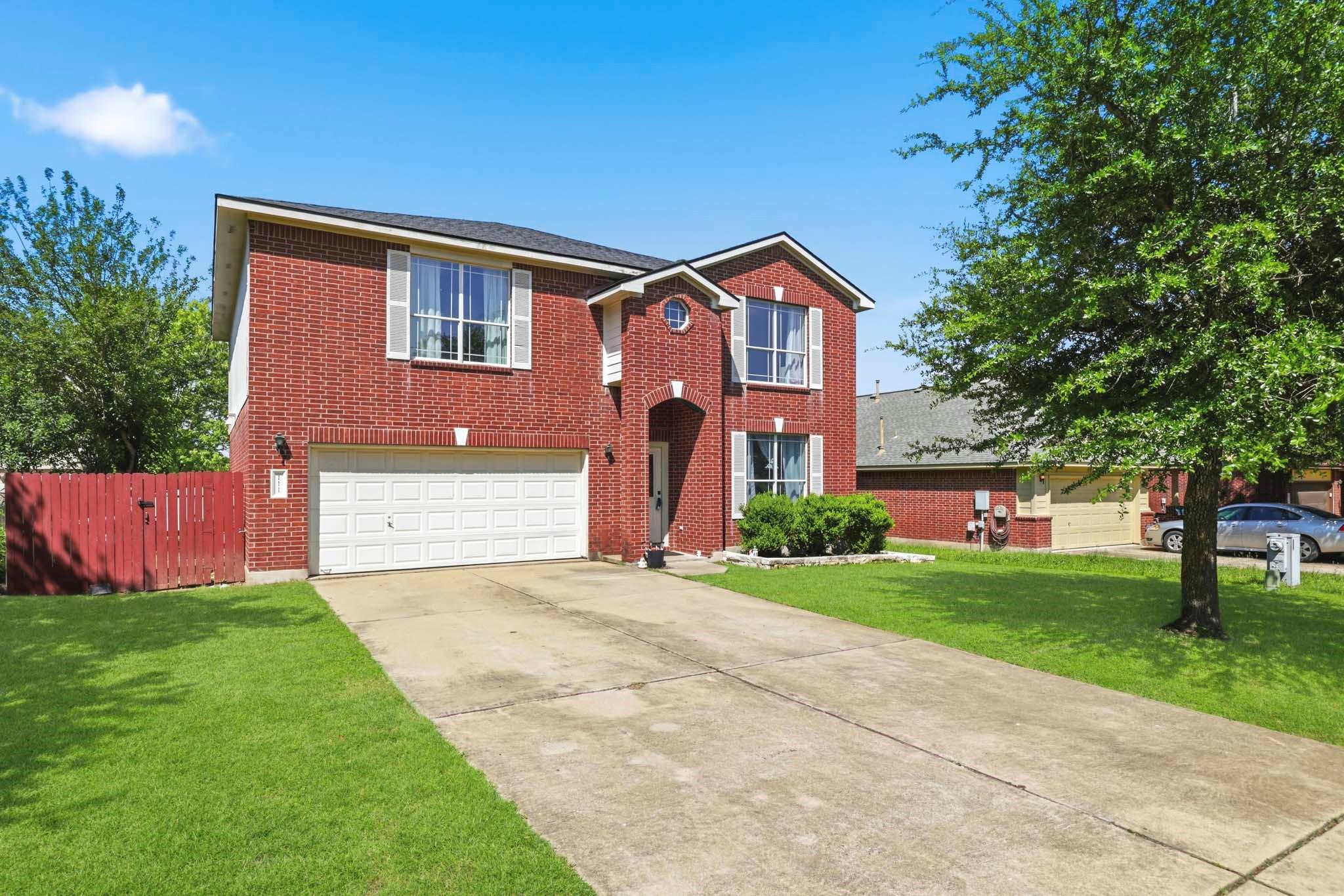 111 Brazos Ln Property Photo 1