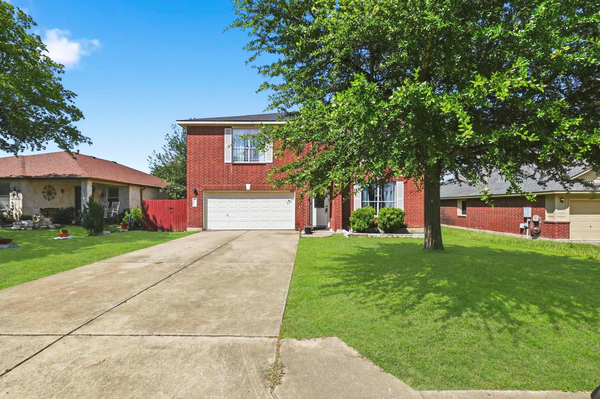 111 Brazos Ln Property Photo 3