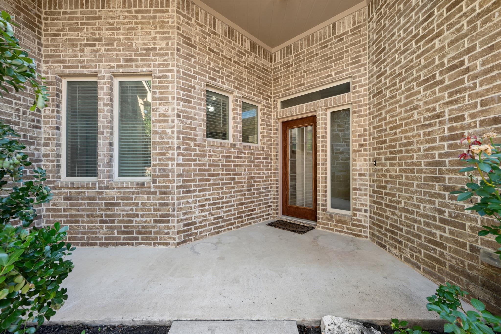 608 Algerita Dr Property Photo 5