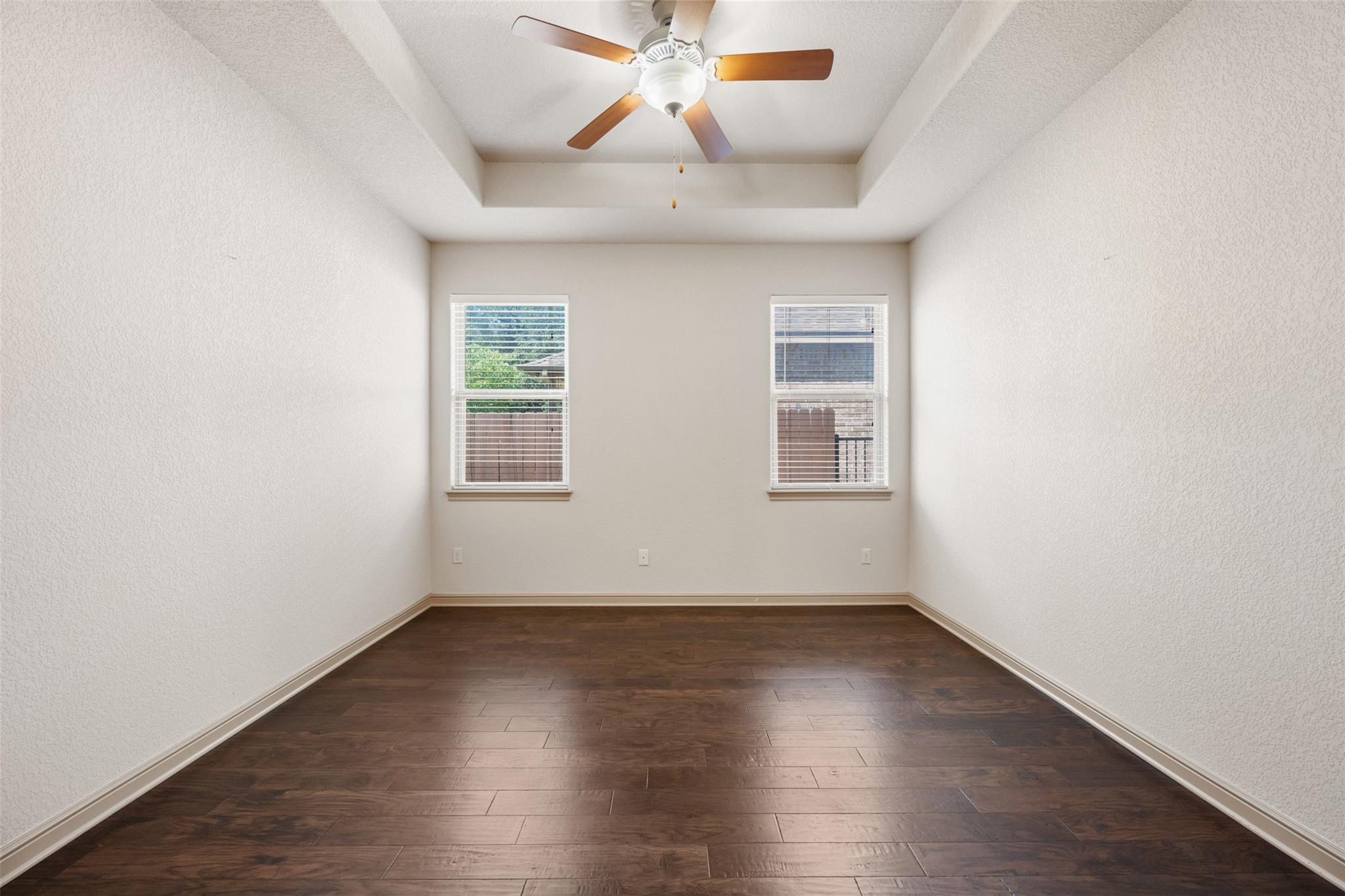 608 Algerita Dr Property Photo 8