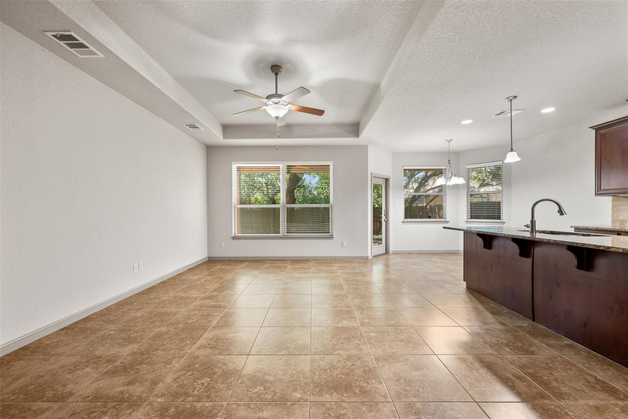 608 Algerita Dr Property Photo 10