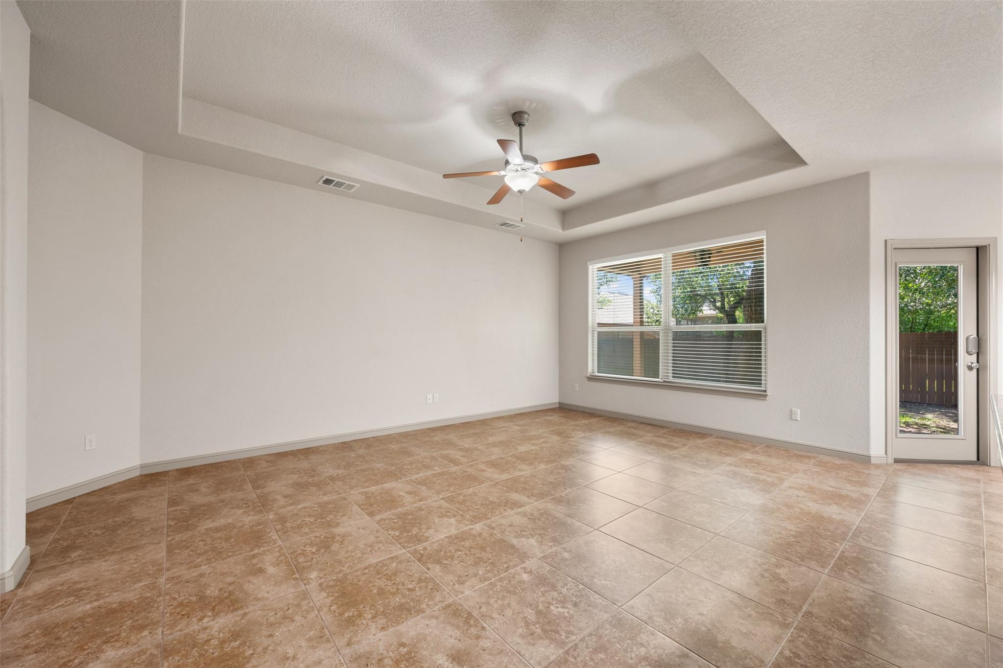 608 Algerita Dr Property Photo 11