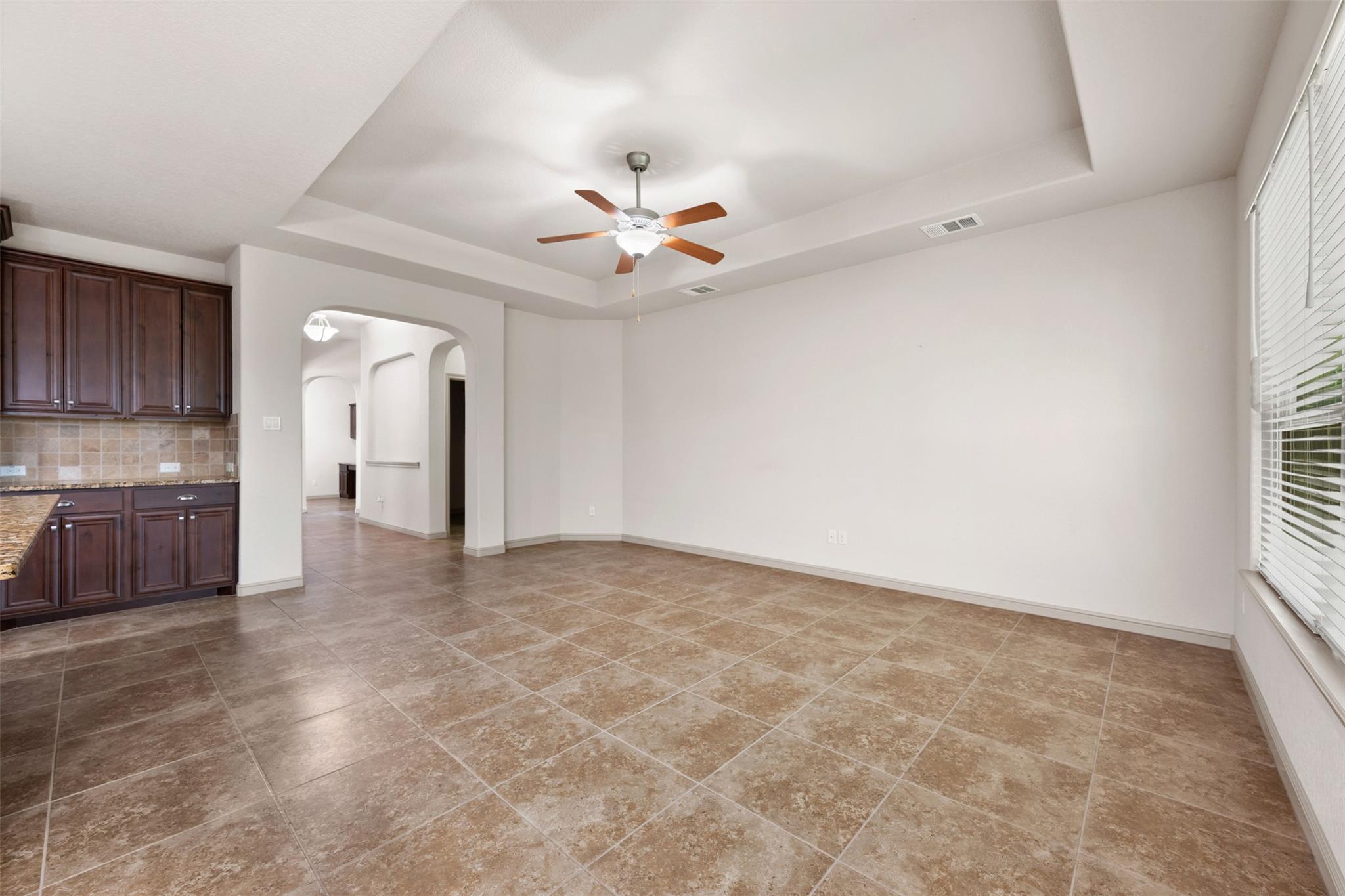 608 Algerita Dr Property Photo 13