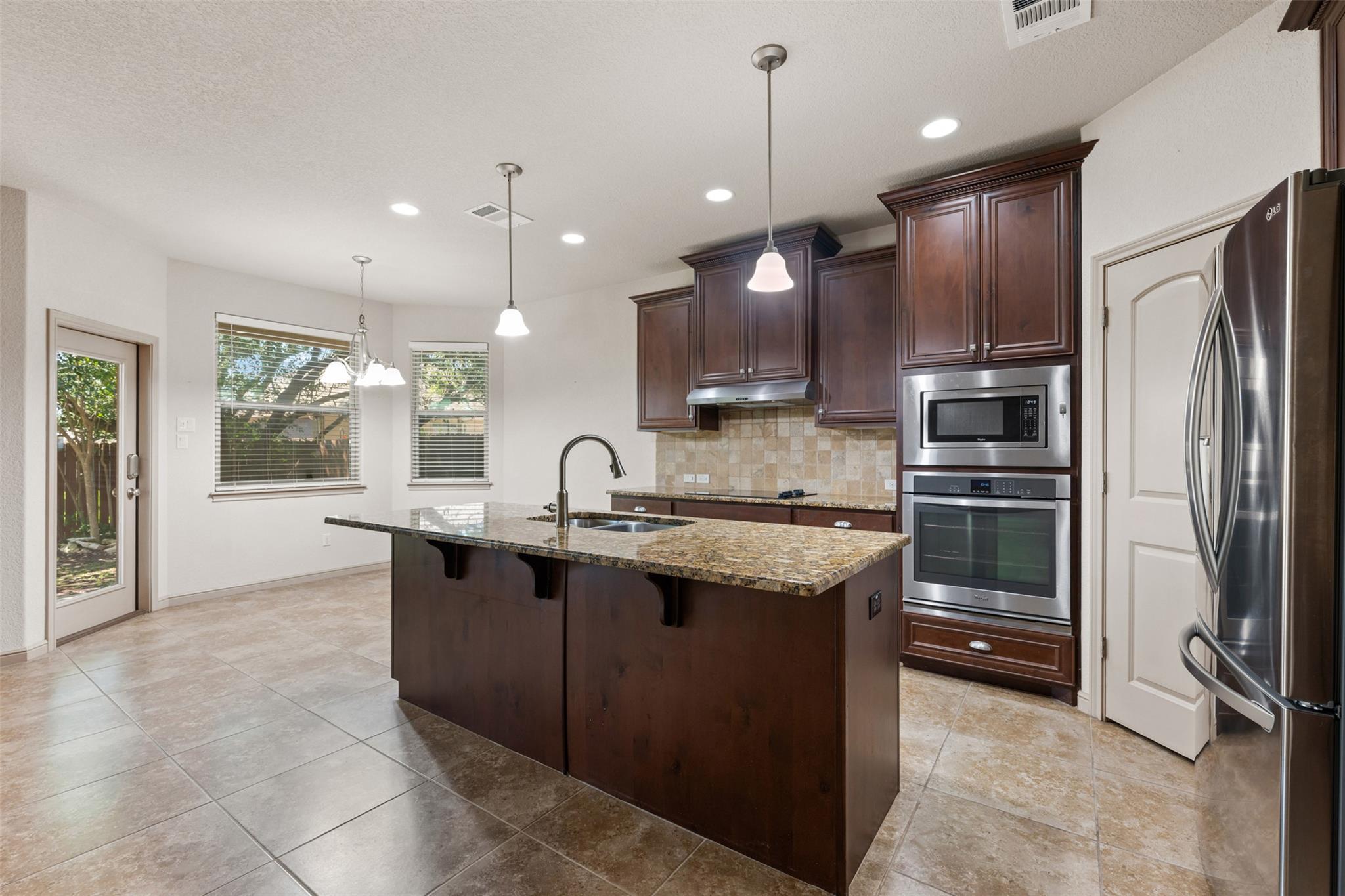 608 Algerita Dr Property Photo 15