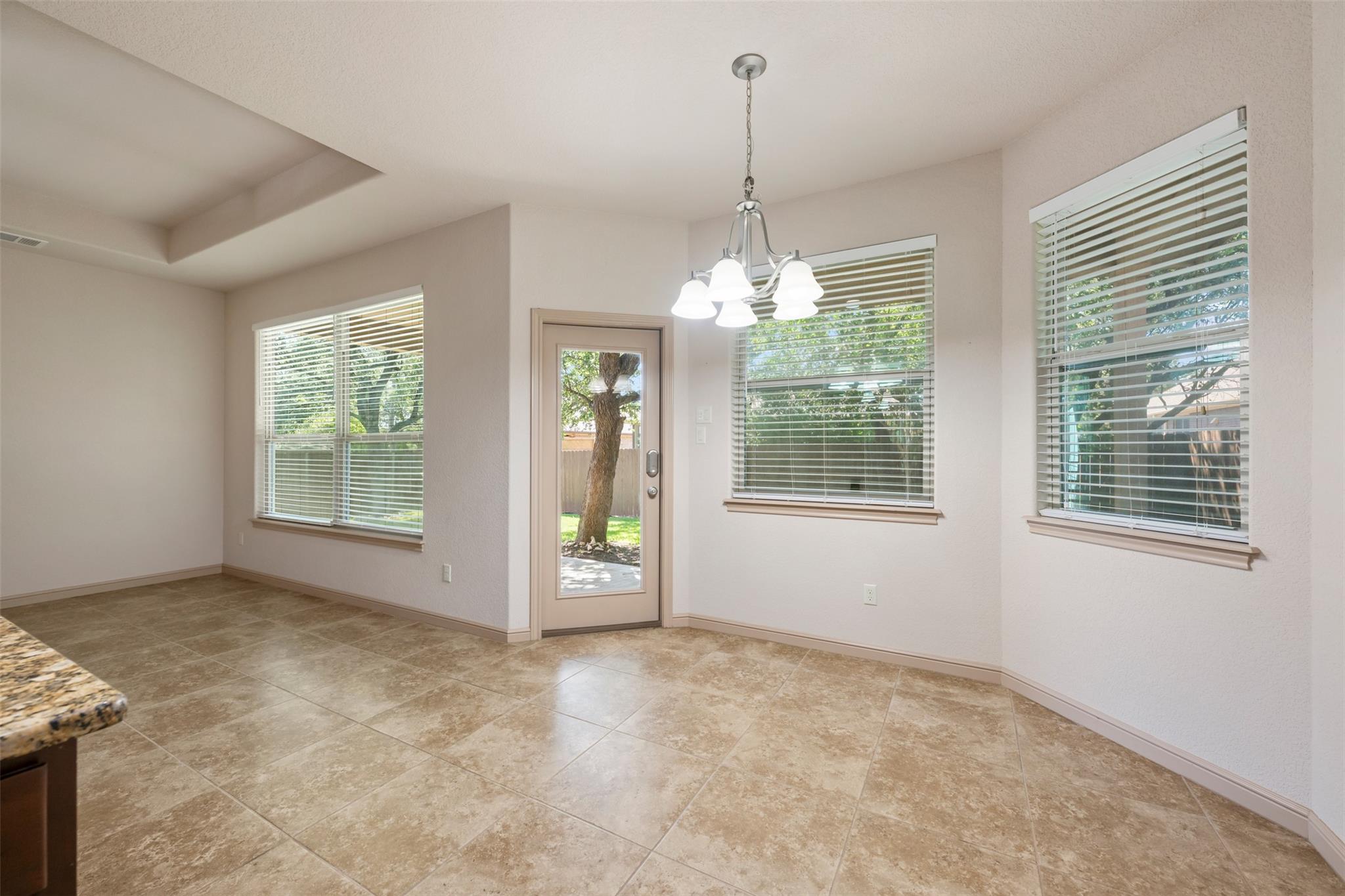 608 Algerita Dr Property Photo 21
