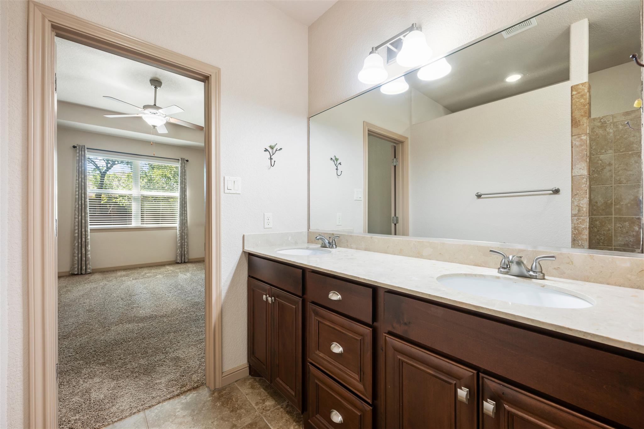 608 Algerita Dr Property Photo 26