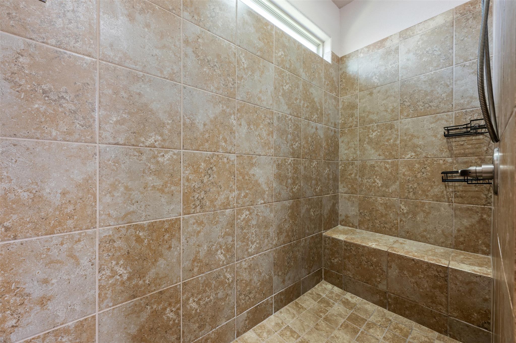 608 Algerita Dr Property Photo 28