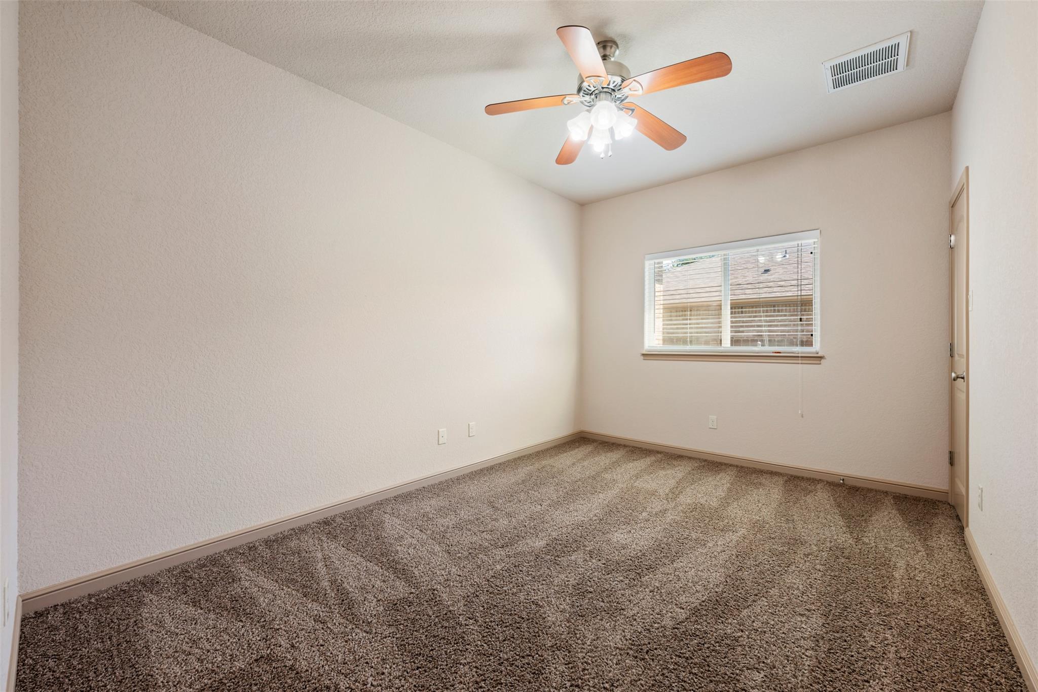 608 Algerita Dr Property Photo 34