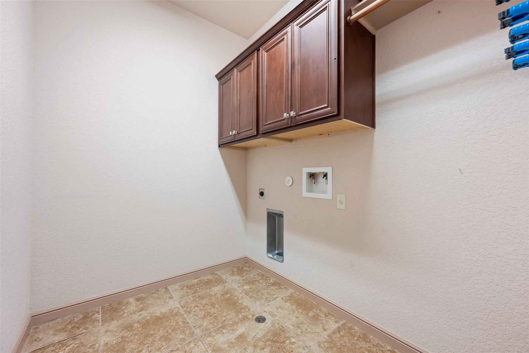 608 Algerita Dr Property Photo 36