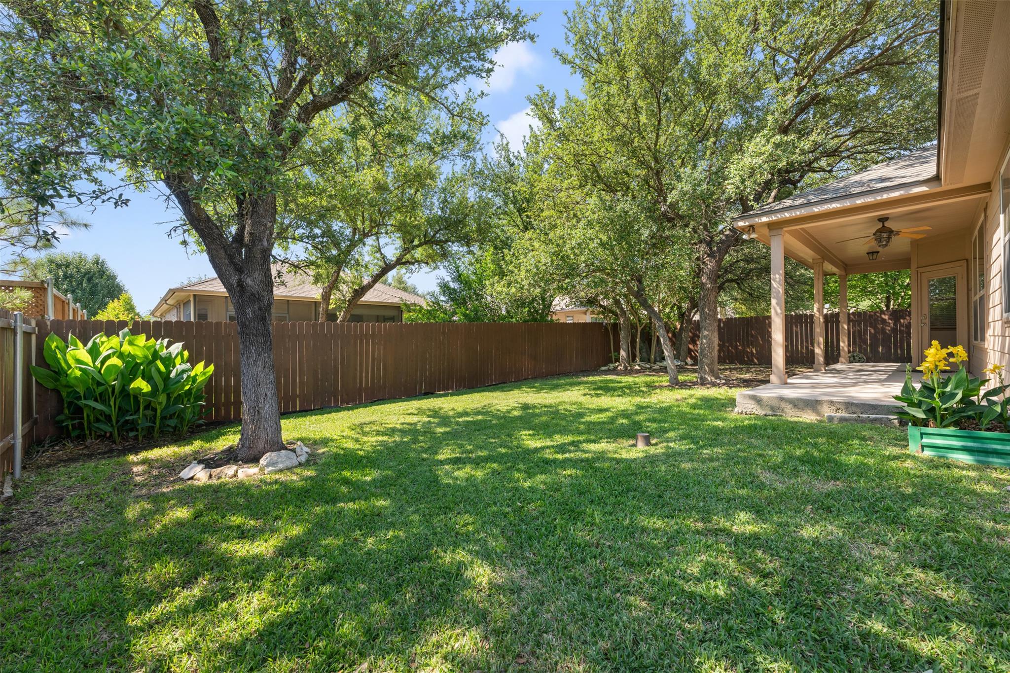 608 Algerita Dr Property Photo 38