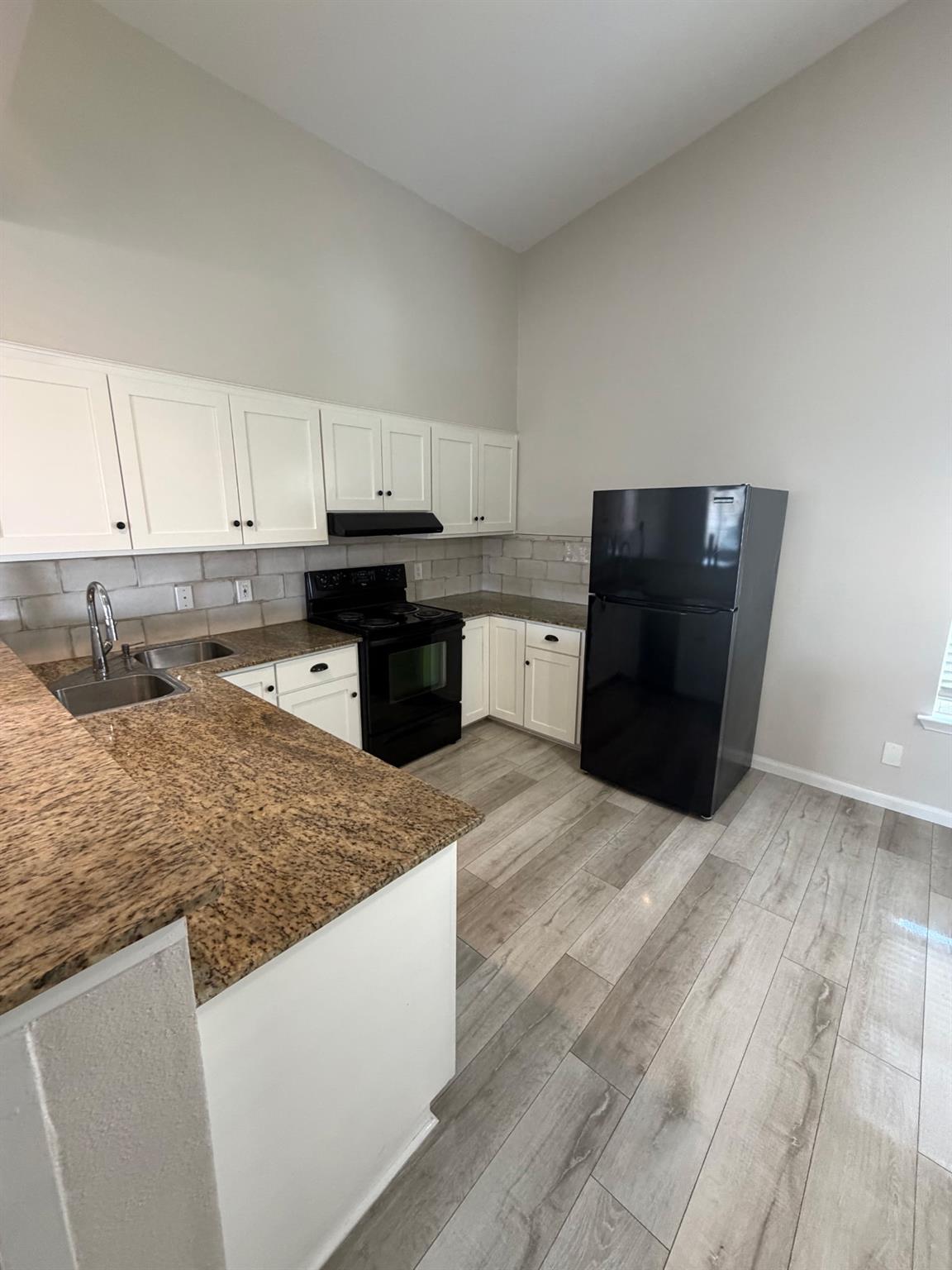 1904 Hearthstone Dr #201 Property Photo 7