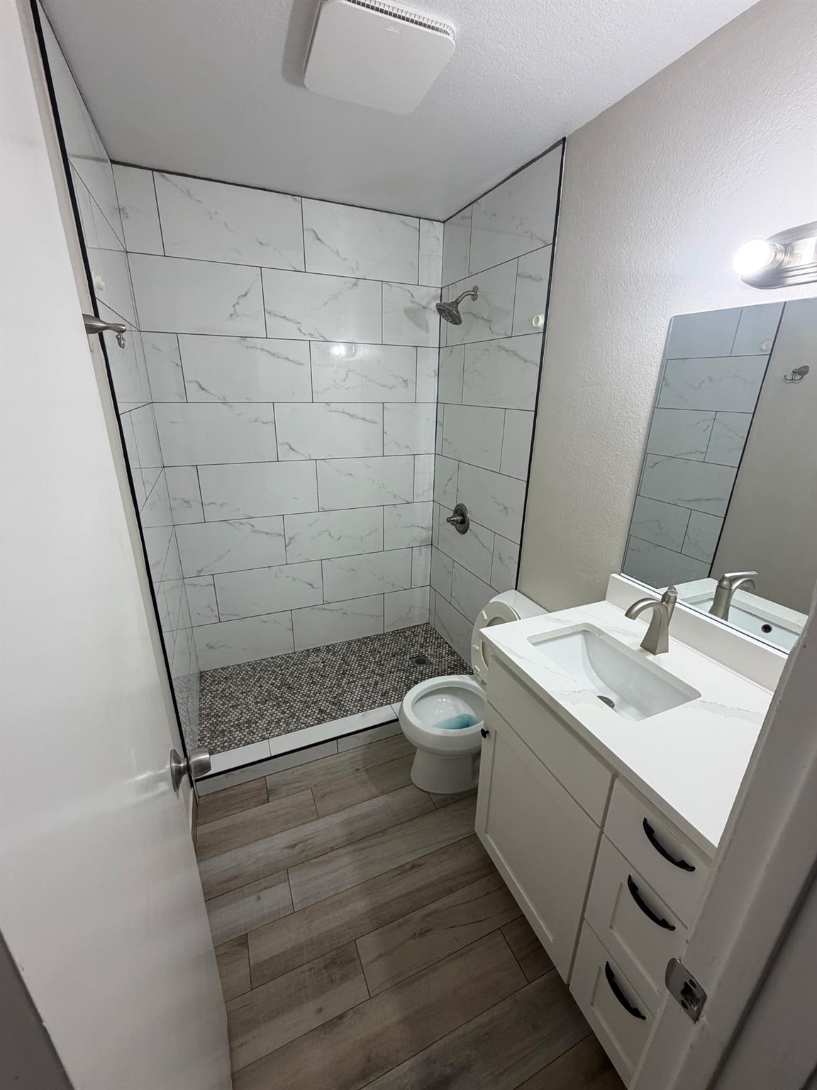 1904 Hearthstone Dr #201 Property Photo 10