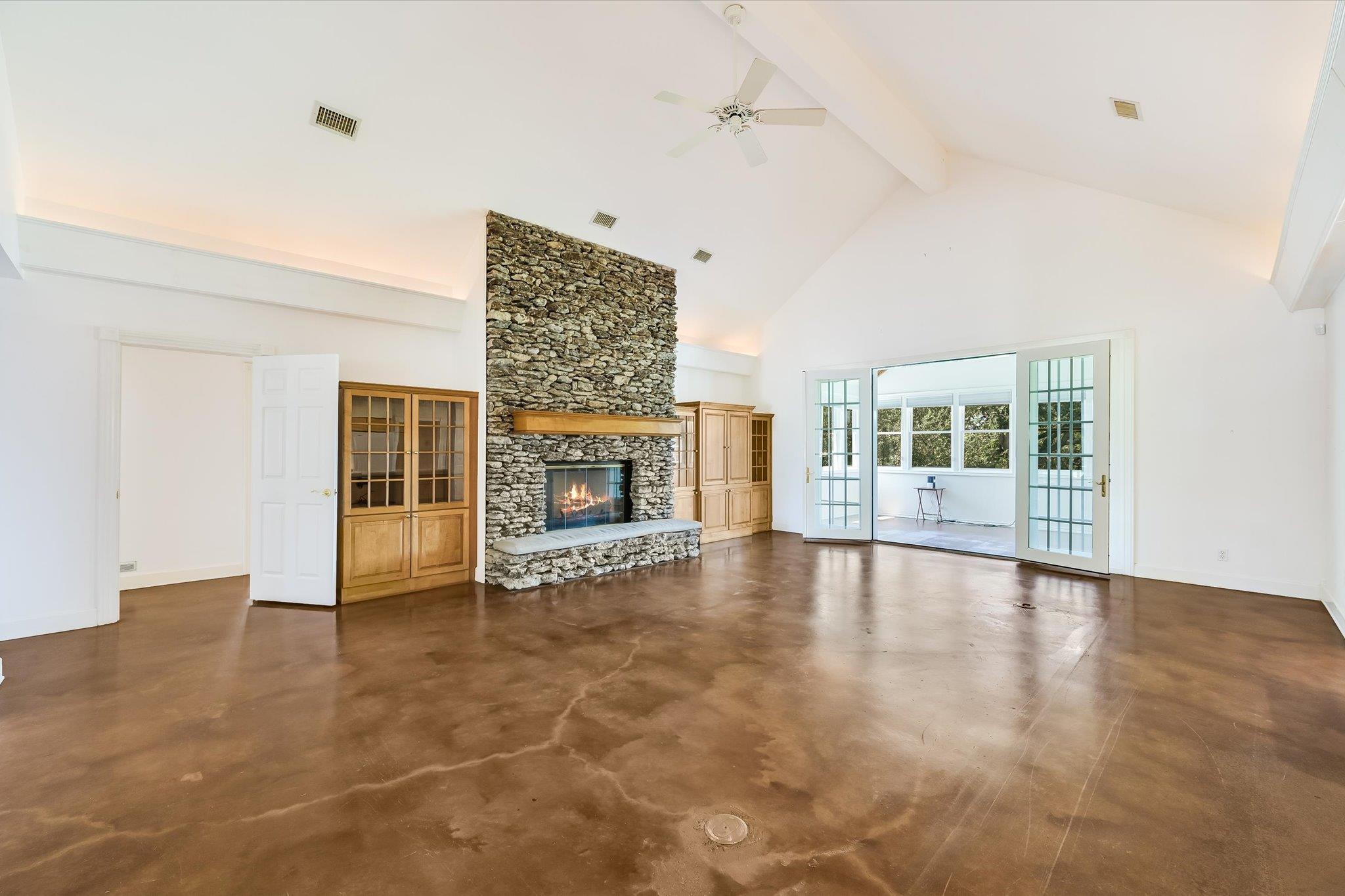 3820 River Rd Property Photo 5