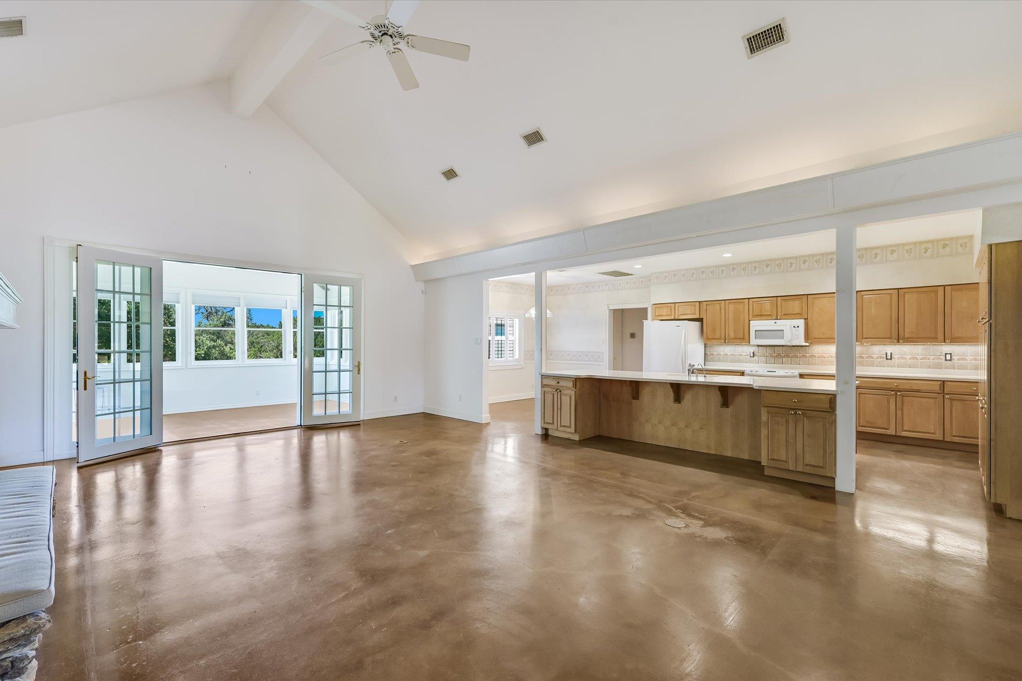 3820 River Rd Property Photo 6