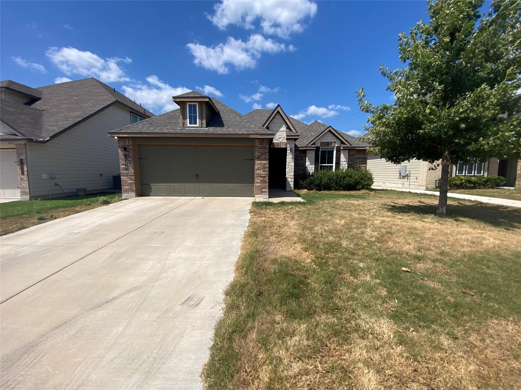 806 Hollyhock Dr Property Photo 1