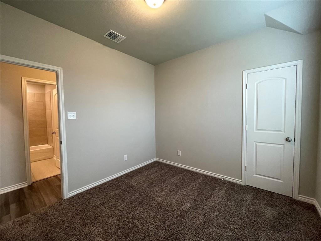 806 Hollyhock Dr Property Photo 5