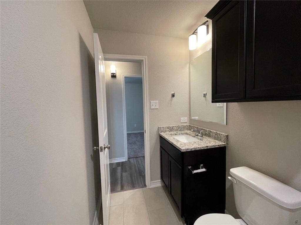 806 Hollyhock Dr Property Photo 7
