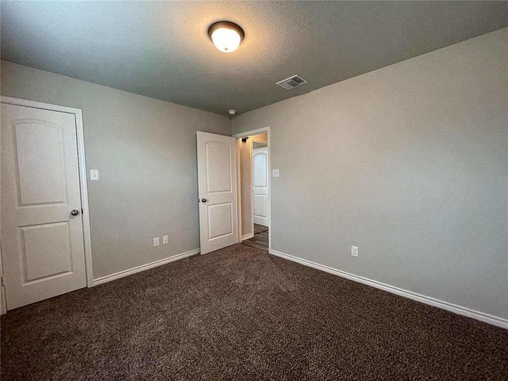 806 Hollyhock Dr Property Photo 9