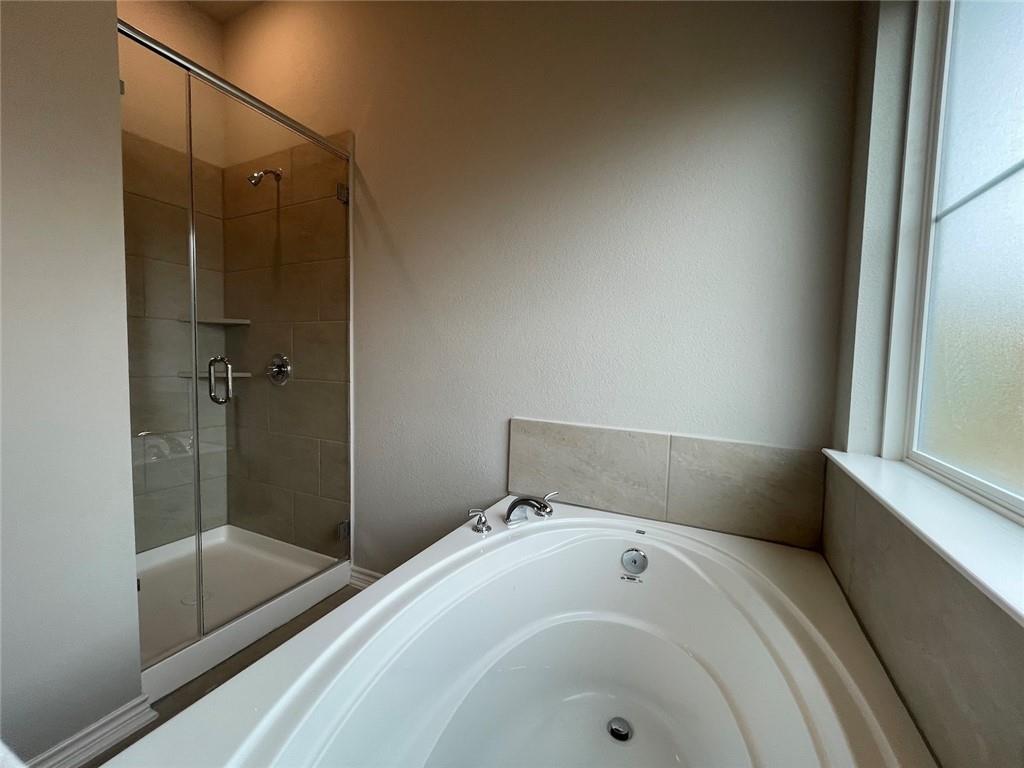 806 Hollyhock Dr Property Photo 22