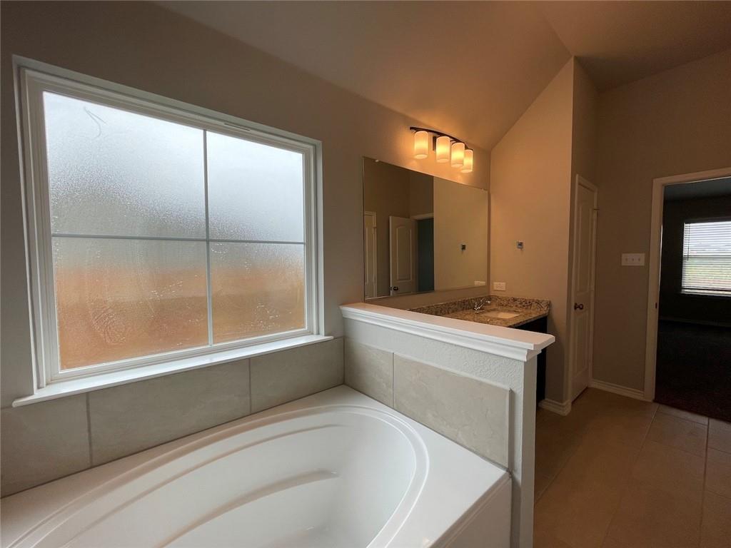806 Hollyhock Dr Property Photo 23