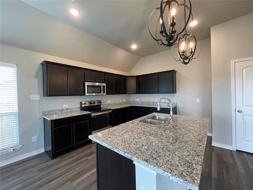 806 Hollyhock Dr Property Photo 30