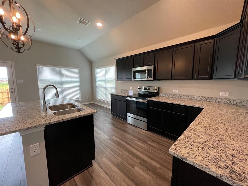 806 Hollyhock Dr Property Photo 31