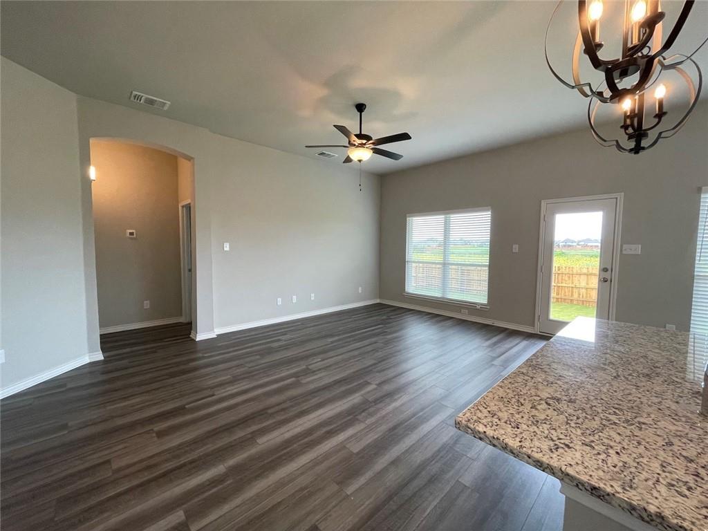 806 Hollyhock Dr Property Photo 32