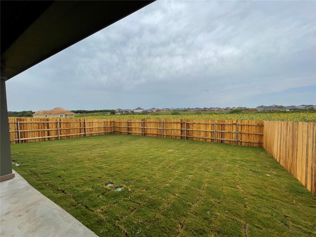 806 Hollyhock Dr Property Photo 33