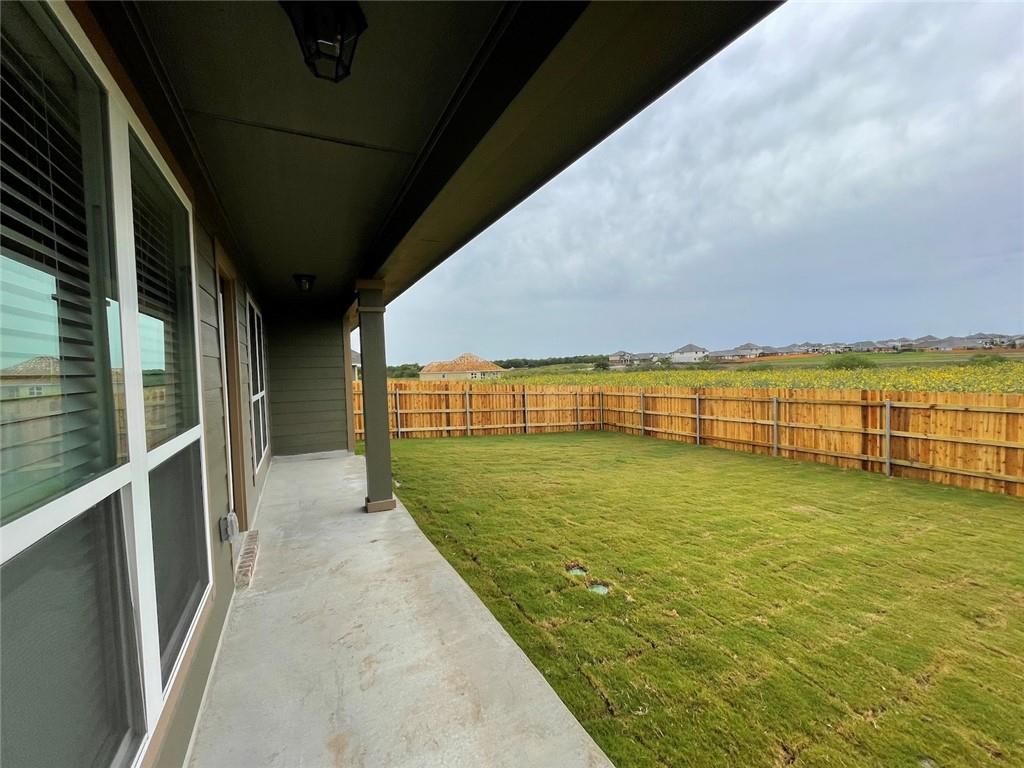 806 Hollyhock Dr Property Photo 34
