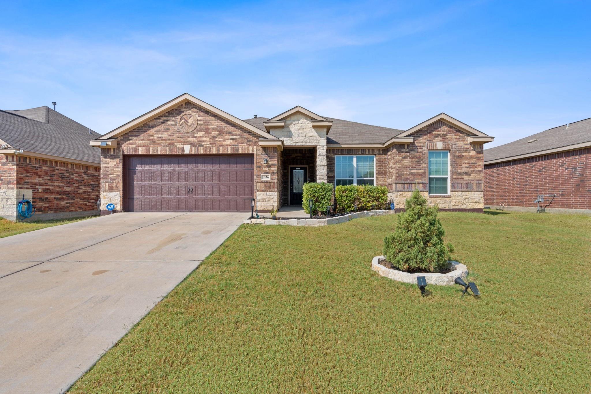 1336 Twin Estates Dr Property Photo 1