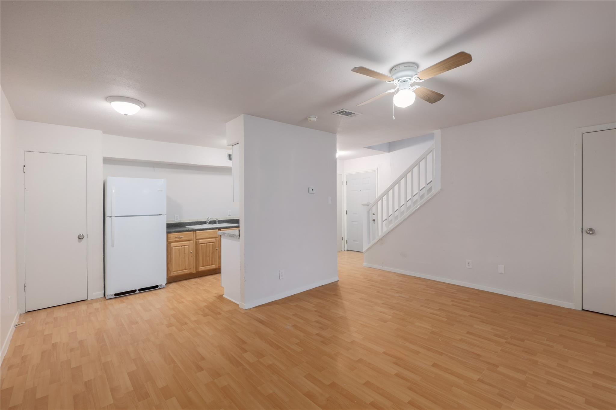 2201 Mission Hill Cir #4 Property Photo 6