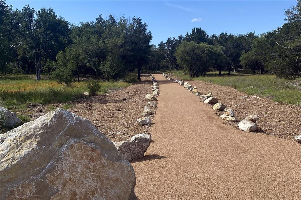 105 Lazy Oak Pl Property Photo 7