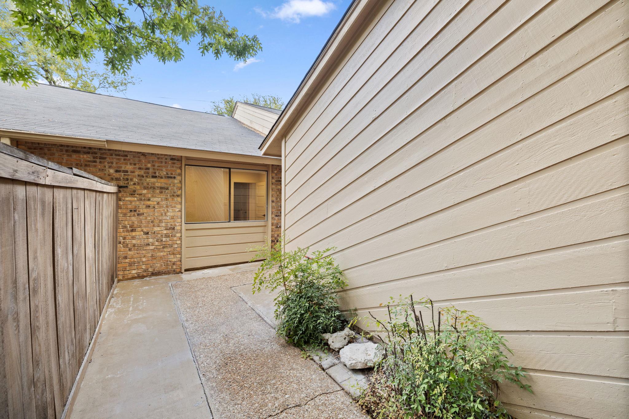 7211 Lakewood Dr #c111 Property Photo 32