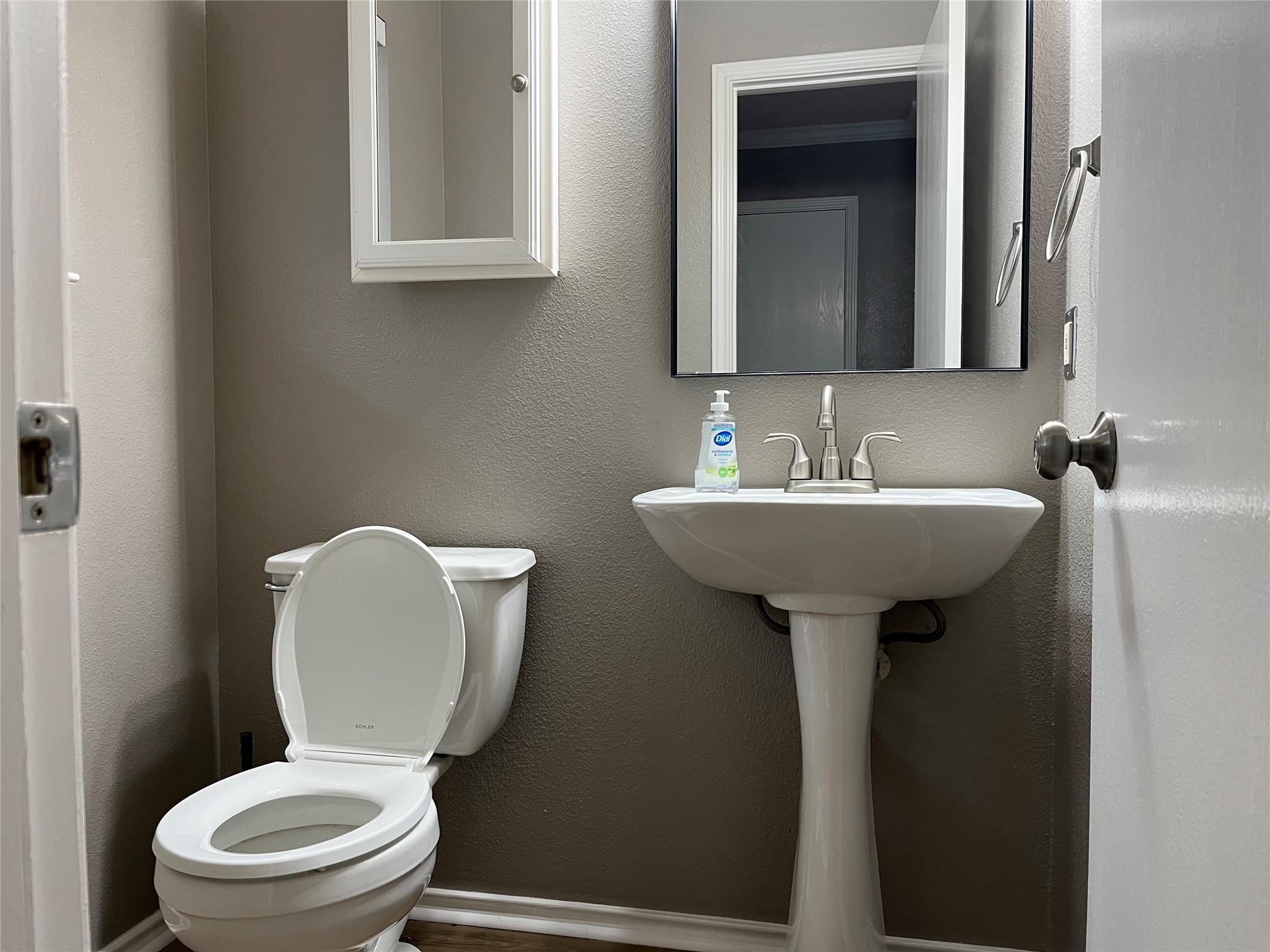 15106 Chamberlain Ct Property Photo 3