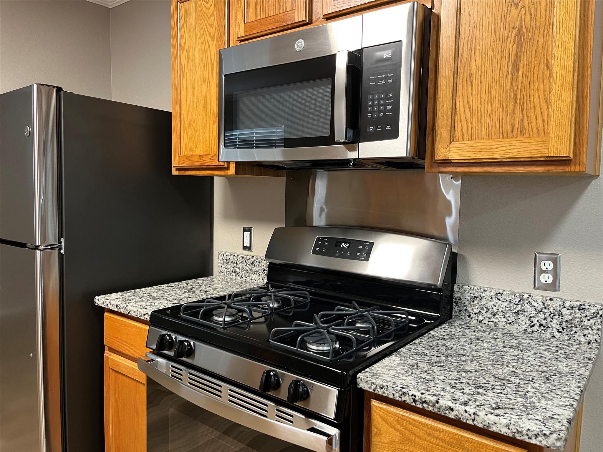 15106 Chamberlain Ct Property Photo 5