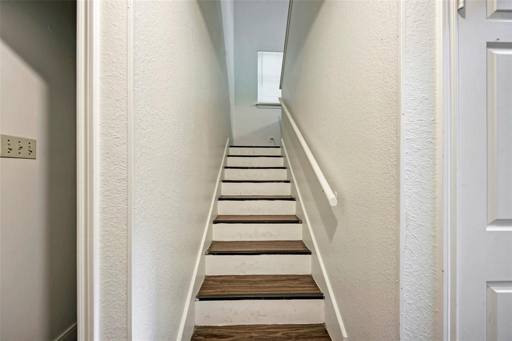 1205 W 22 1/2 St Property Photo 17
