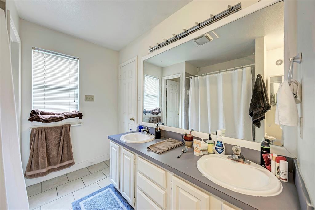 1205 W 22 1/2 St Property Photo 20