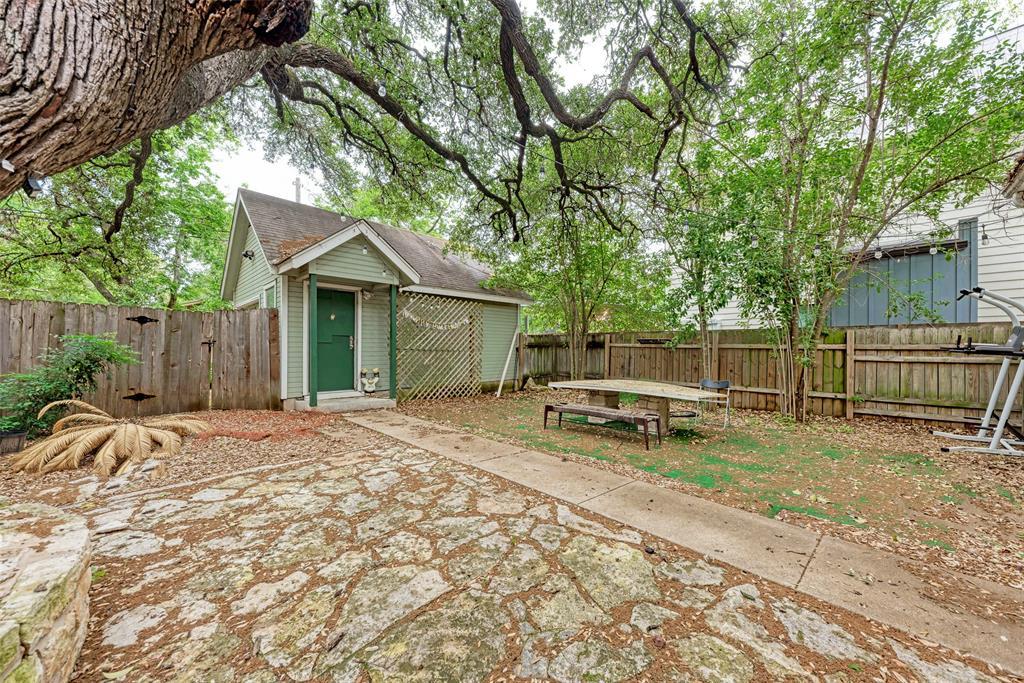 1205 W 22 1/2 St Property Photo 27