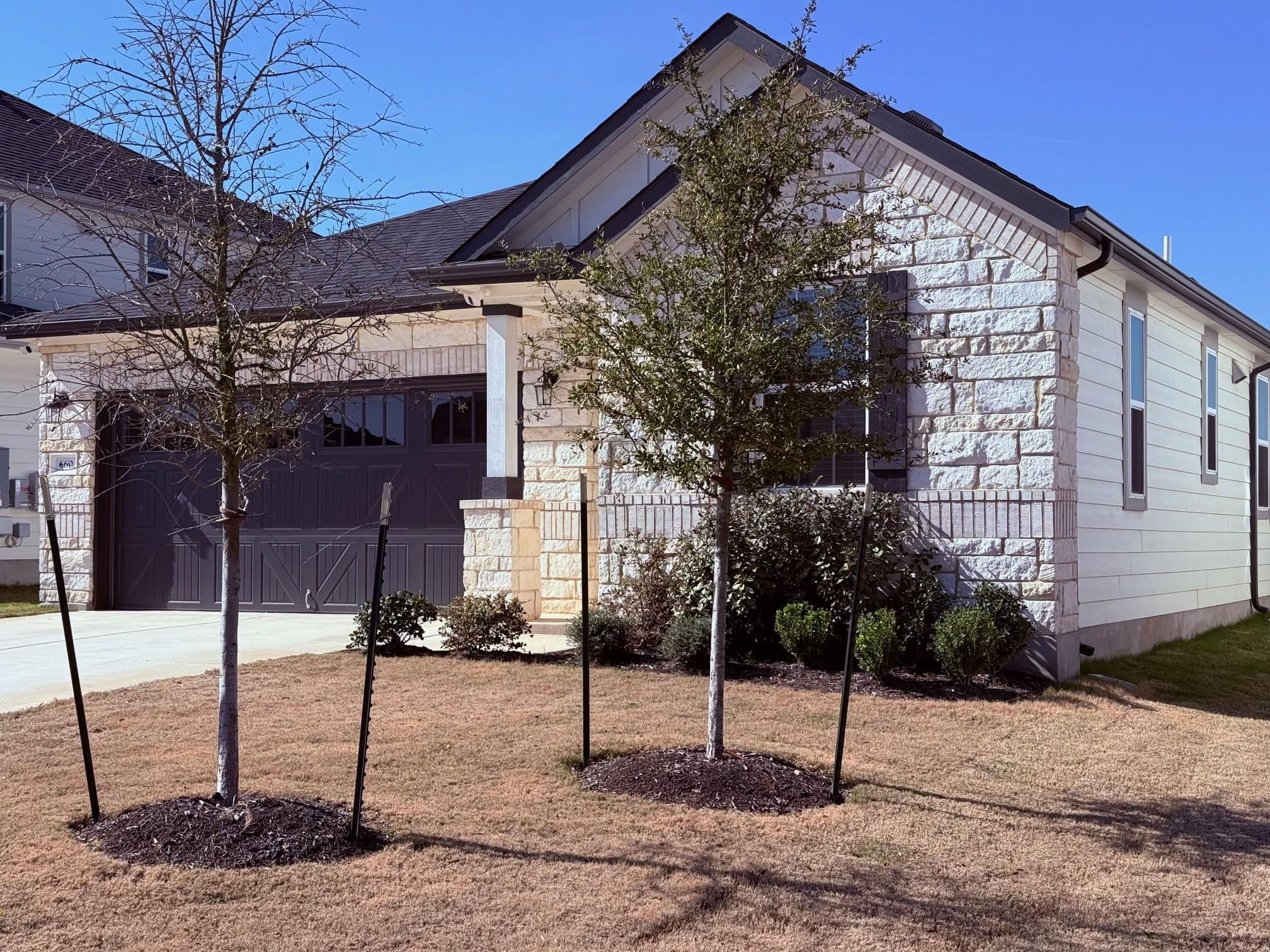 660 Seabiscuit Dr Property Photo 2